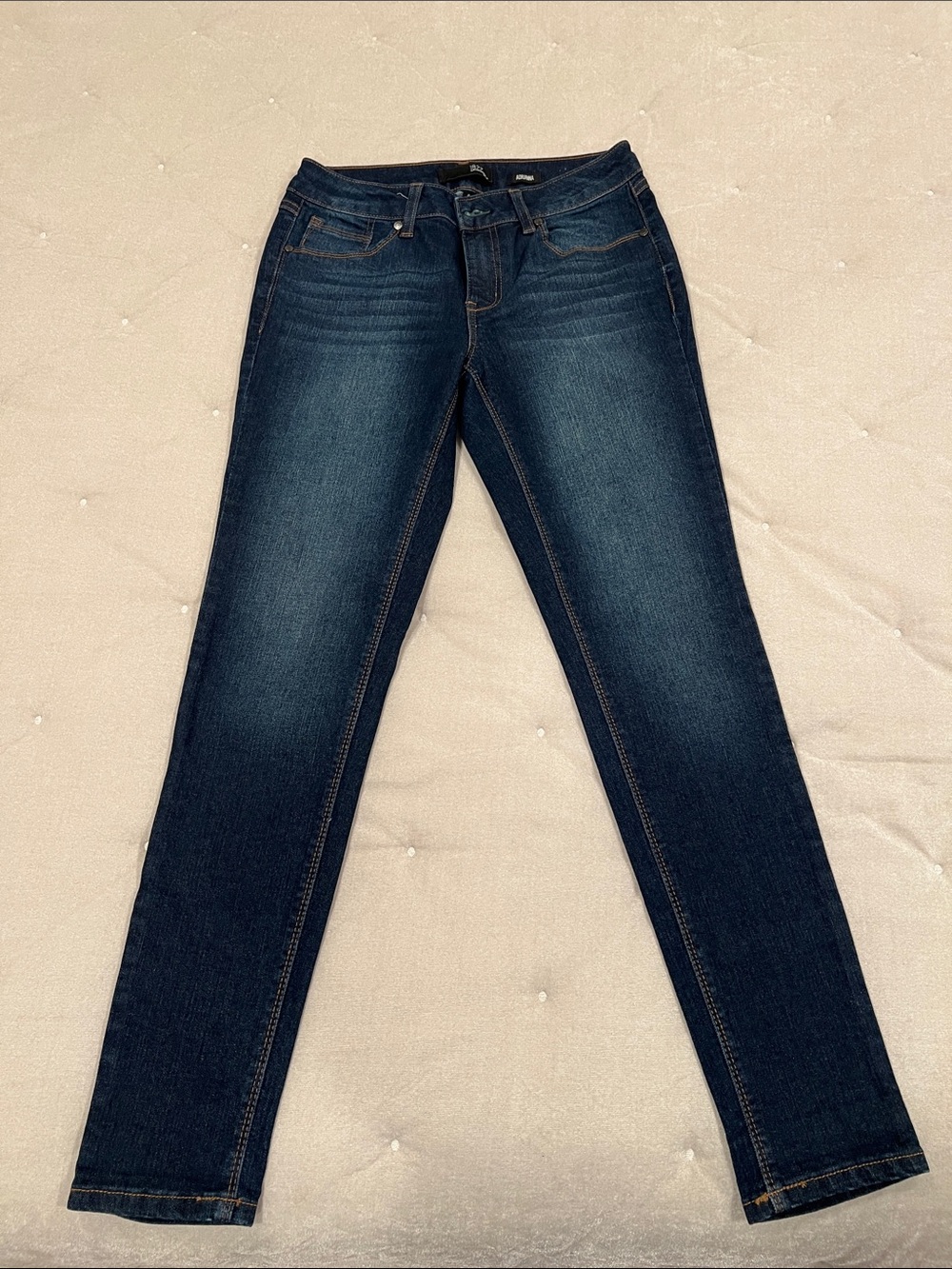 1822 Denim Women's Skinny Jeans in Dark Blue Wash